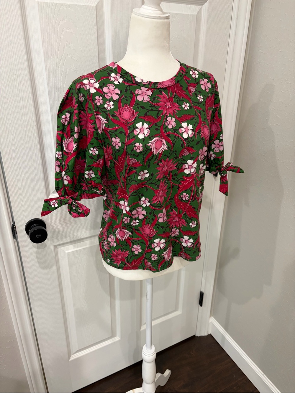 Zara Green Blouse with Pink Floral Print and Tie Sleeves - Size Small